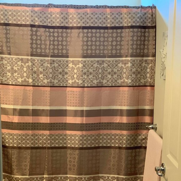 Better Homes And Gardens Other - Brand New Nice Shabby Chic "Patchwork" Printed Shower Curtain of Pink & Silver